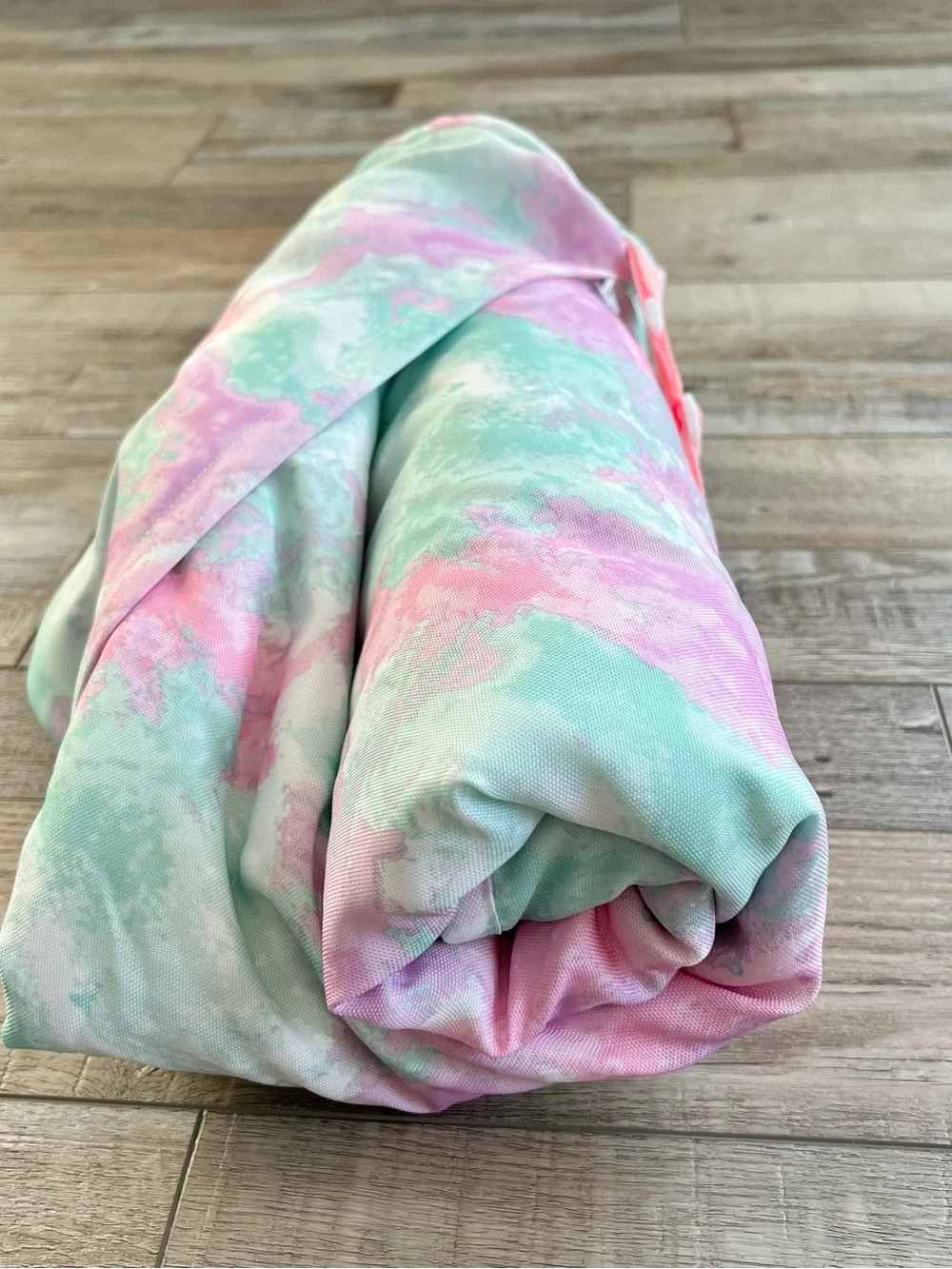 Tommy Bahama Girls Watercolor Beach Blanket With Carry Bag